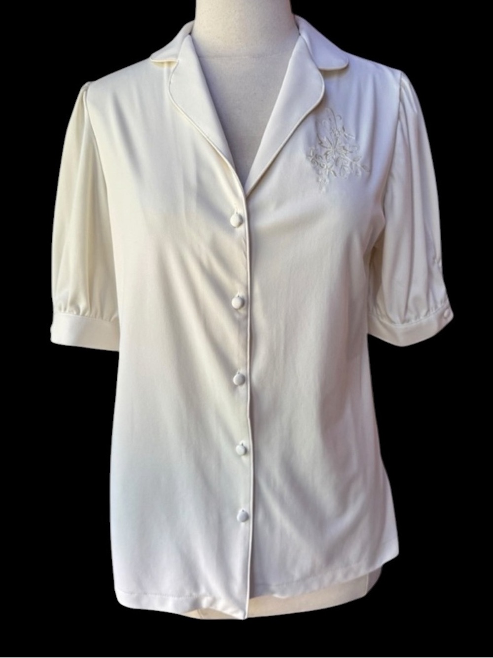 1970s MW Ivory 100% Polyester Upper Left Chest Floral Embroidered Button Down Bl